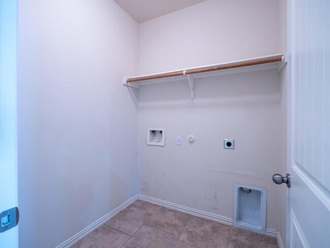Building Photo - 238 Travertine Trail