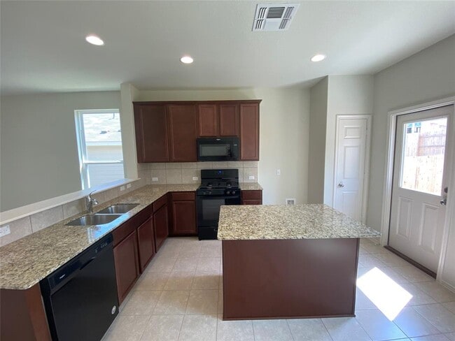 Building Photo - 204 Nettletree Dr