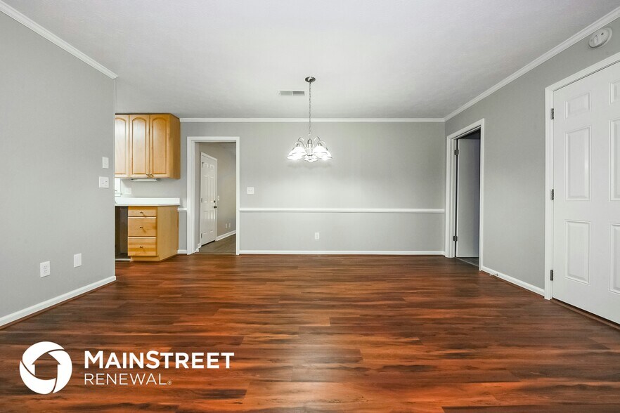 Building Photo - 3438 Creekwood Dr SE