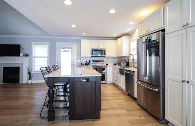 Building Photo - 205 Starlight Ln