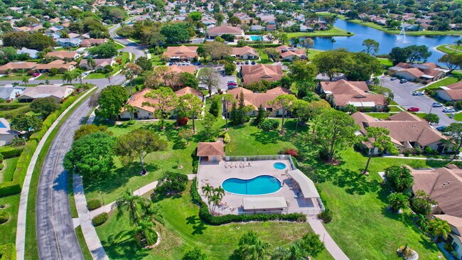 Building Photo - 2925 Riviera Dr