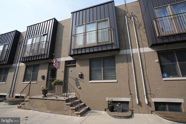 Building Photo - 341 Cantrell St