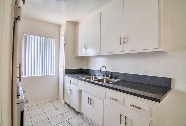 Building Photo - Bavarian