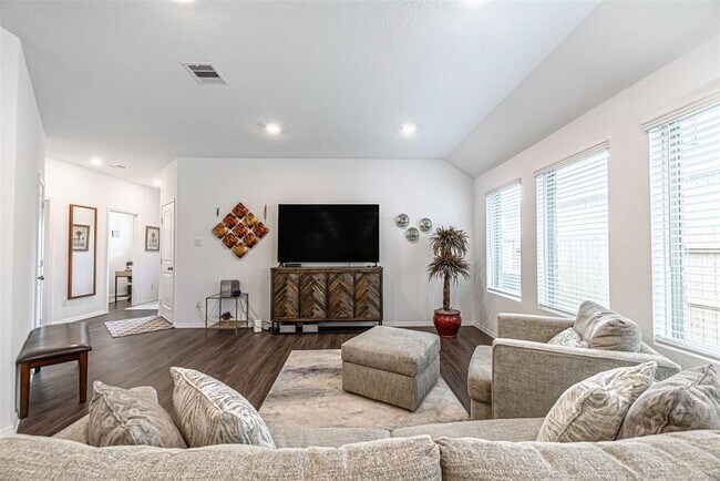 Building Photo - 18419 Cobalt Cove Ln
