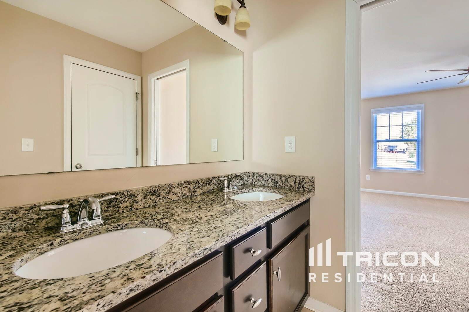 Building Photo - 2102 Eddie Massey Ln