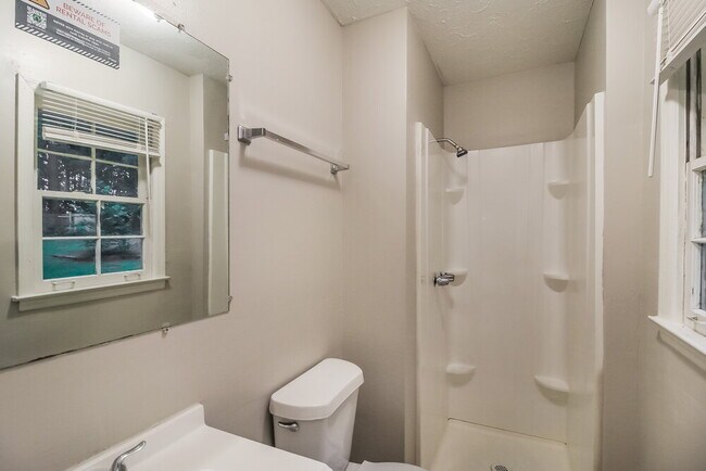 Building Photo - 30 Hidden Pines Dr