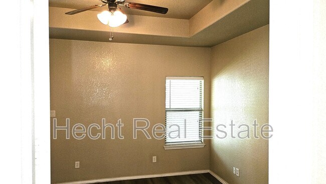 Building Photo - 262 Rosalie Dr