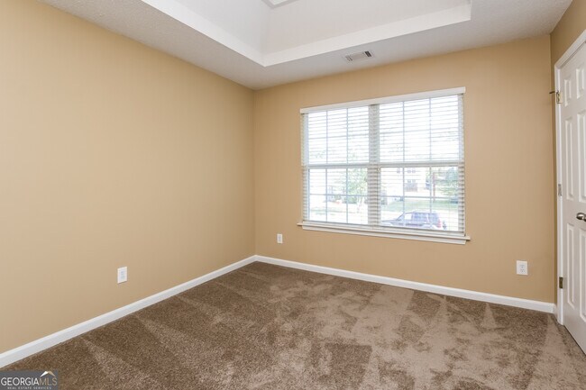 Building Photo - 2061 Registry Dr
