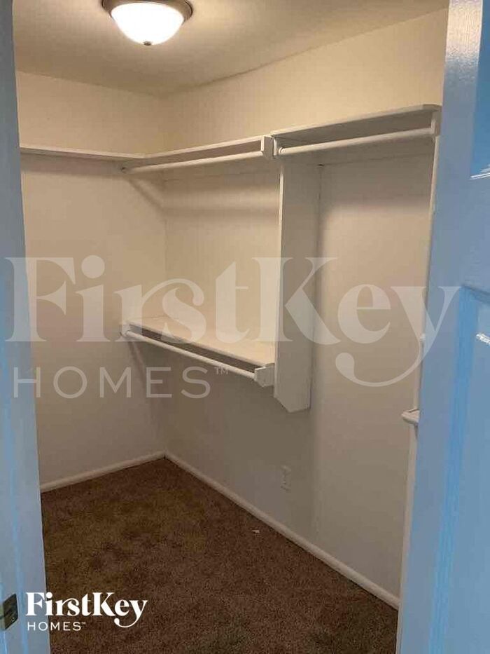 Building Photo - 3526 N Faculty Dr