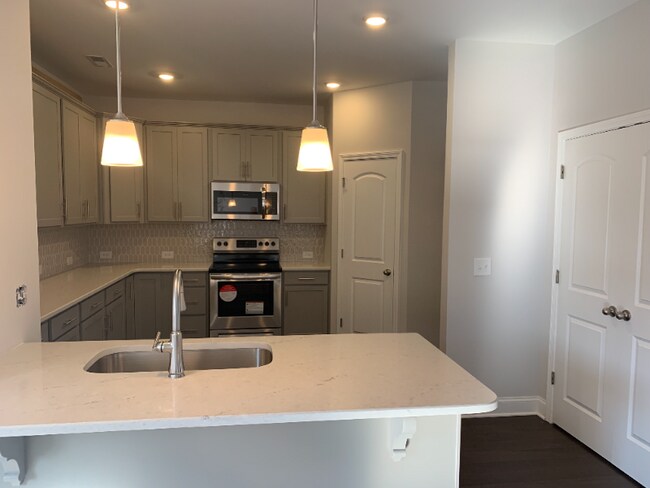 Building Photo - 238 Cloverbrook Way