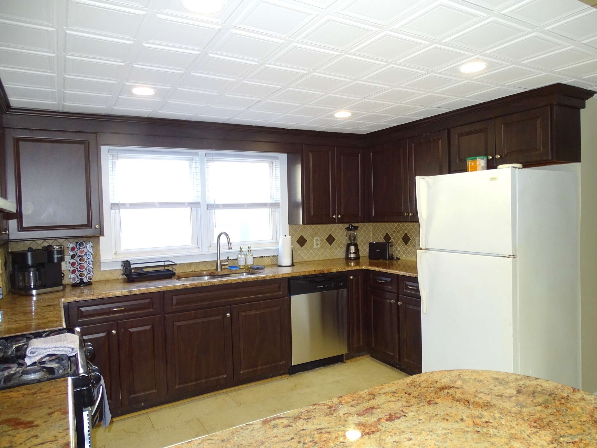 Building Photo - 303 Bishop St