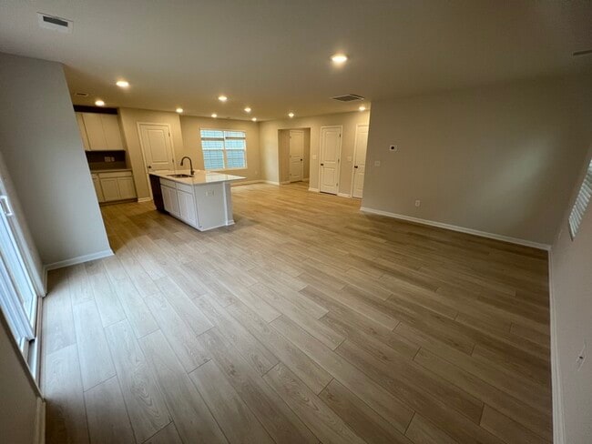 Building Photo - 1008 Minocqua Rd