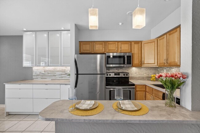 Building Photo - 4051 NE 13th Ave