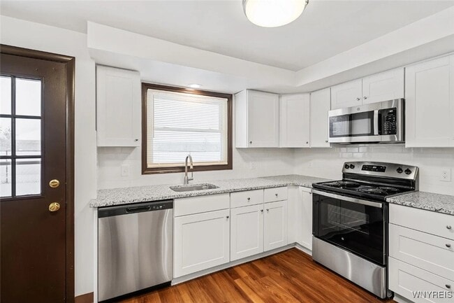 Building Photo - 301 Kaymar Dr