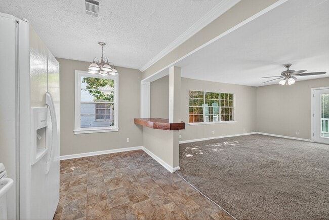 Building Photo - MOVE IN SPECIAL: HALF OFF first full month of rent!!!