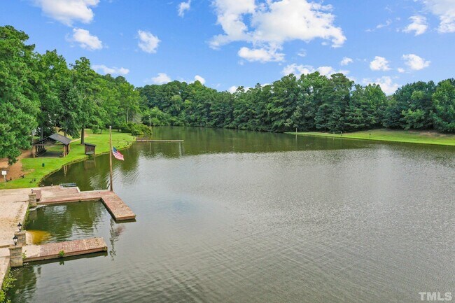 Building Photo - 2401 Memory Ridge Dr