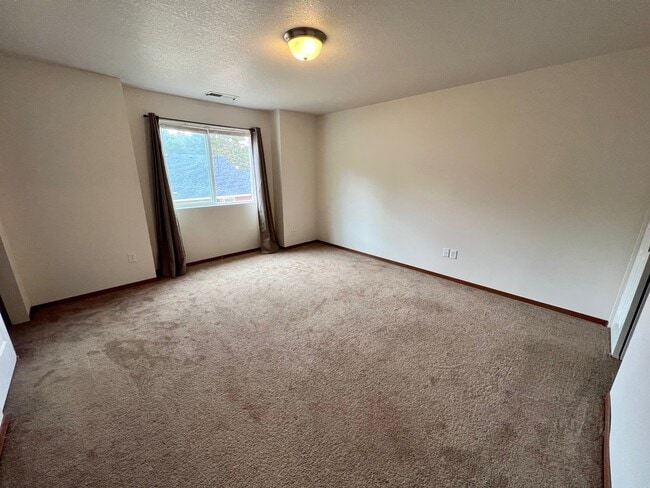 Building Photo - 297 Sowell Dr