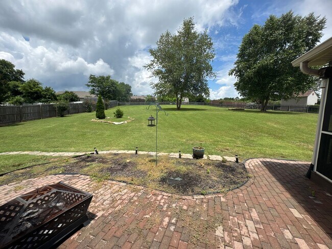 Building Photo - FOR LEASE- 4 BEDROOM FURNISHED HOME IN MT....