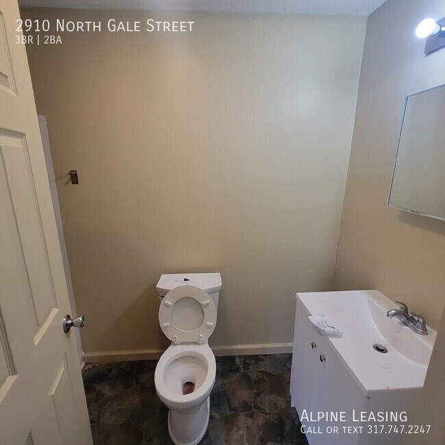 Building Photo - 2910 N Gale St