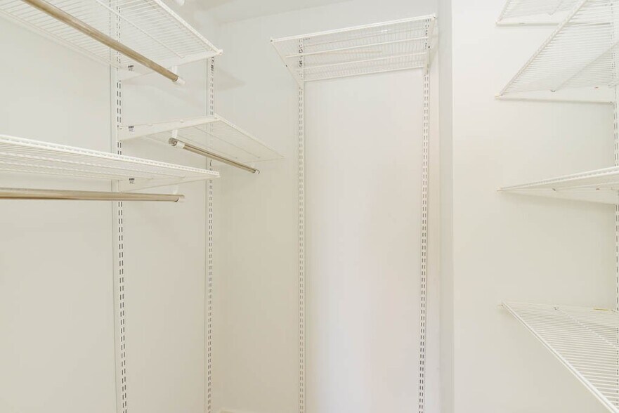 Building Photo - 1036 W Grace St