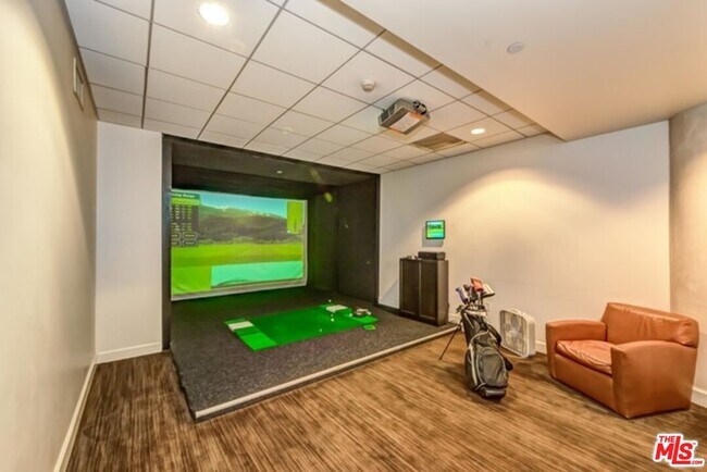 Building Photo - 3223 W 6th St