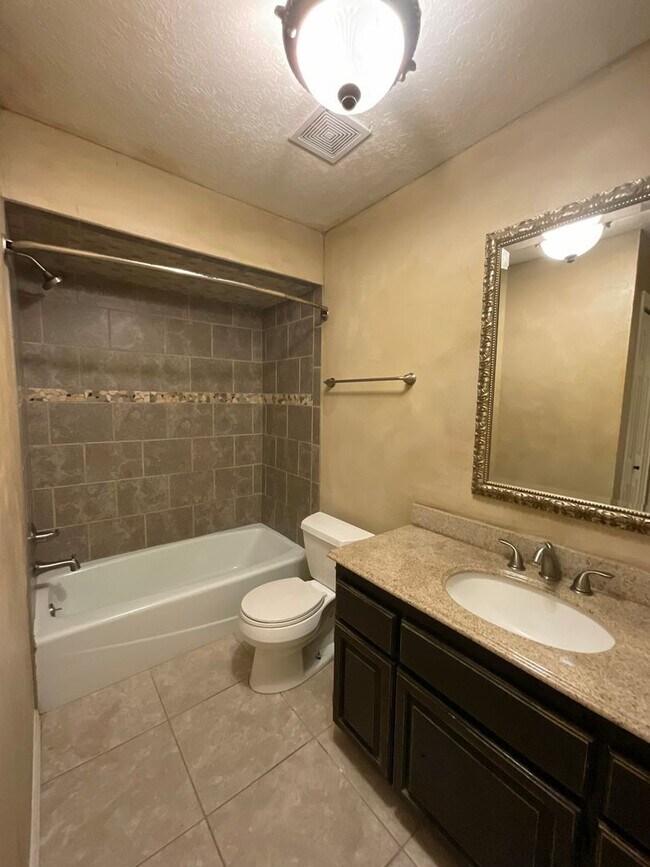 Building Photo - 2407 Arbor Cir