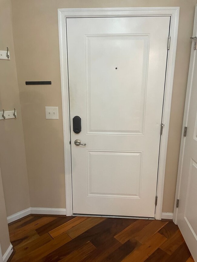 Building Photo - Updated 2  Bedroom, 2 Bath Condo  - Westwood Village at Charter Colony