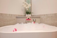 Building Photo - 912 N Niheu Pl