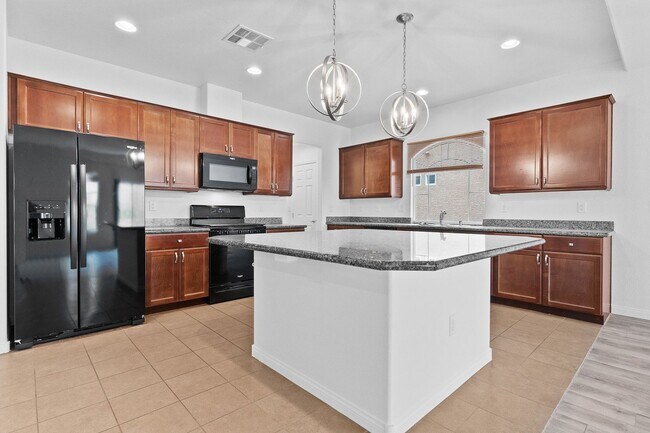 Building Photo - Stunning 4 Bedroom Home in South Las Vegas Area