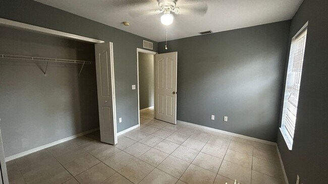 Building Photo - Charming and Spacious Single-Family Home