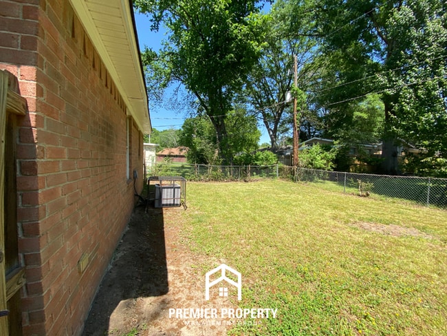 Building Photo - Charming 3BR/2BA in Raleigh | Hardwood Floors & Large Fenced Backyard