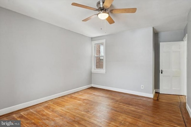 Building Photo - 3007 N Van Buren St