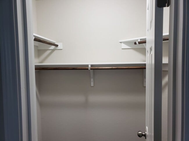 Building Photo - Town home for rent