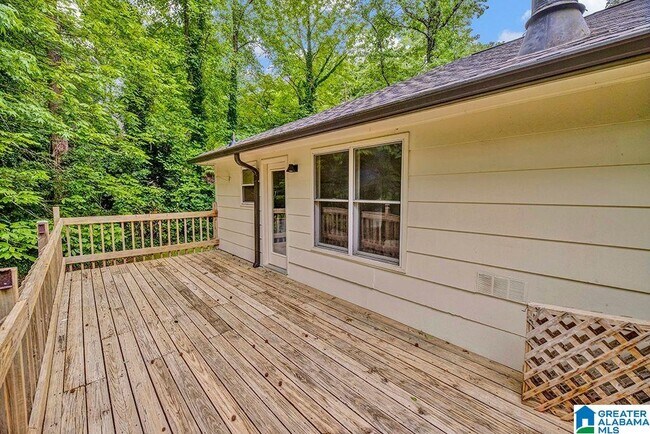 Building Photo - 3541 W Lakeside Dr