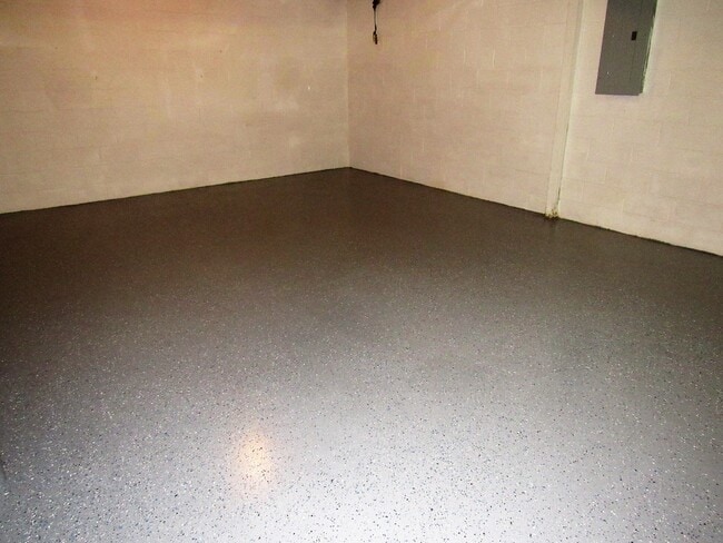 Building Photo - 520 Hatch Trail