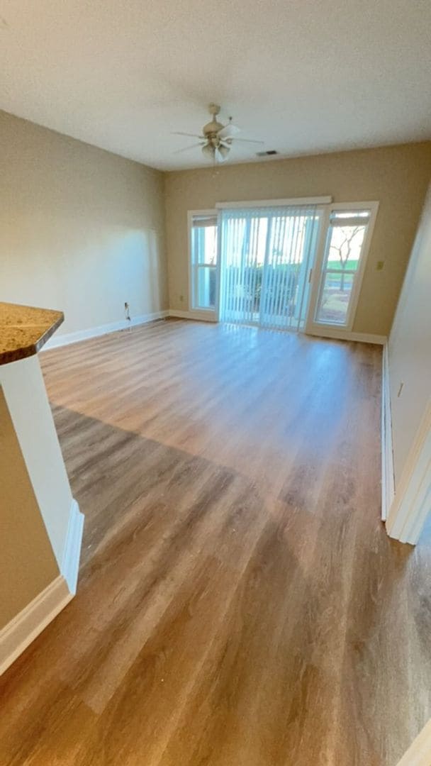 Building Photo - Beautiful 1st Floor, 2BD, 2BA in the World Tour Community