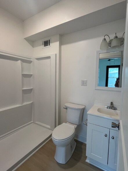 Building Photo - 36 Dorothy Ave