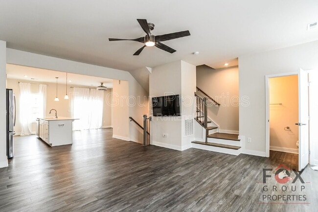 Building Photo - 122 Lanyard Dr