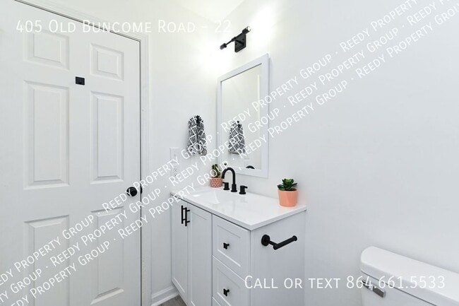 Building Photo - 405 Old Buncombe Rd