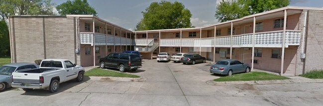 Building Photo - 2810 Fairwest St