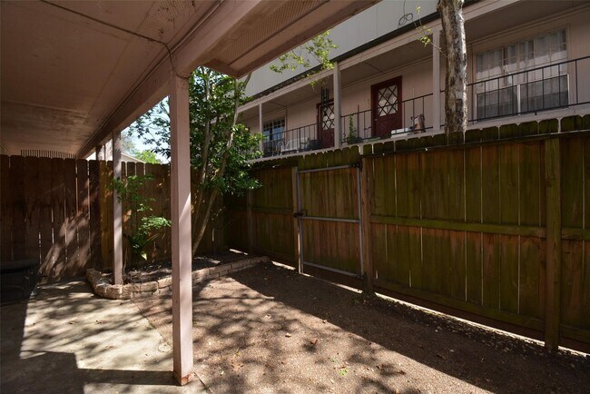 Building Photo - 12633 Memorial Dr