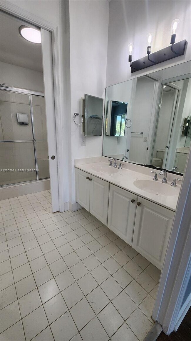 Building Photo - 3600 Oaks Clubhouse Dr