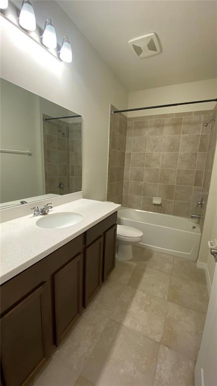 Building Photo - 13515 Palmera Vista Dr