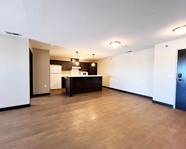 Building Photo - Grand Terrace Apartments