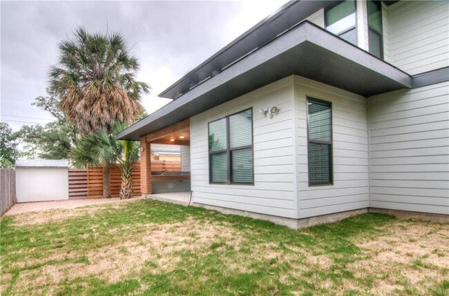 Building Photo - 4303 Red River St