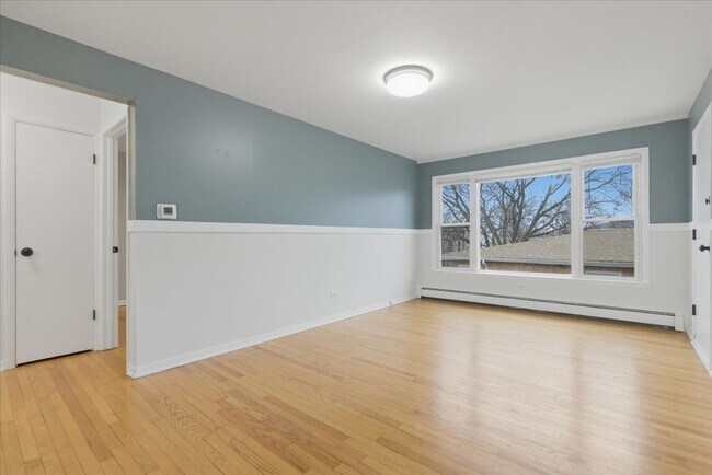 Building Photo - 8921 S Cottage Grove Ave