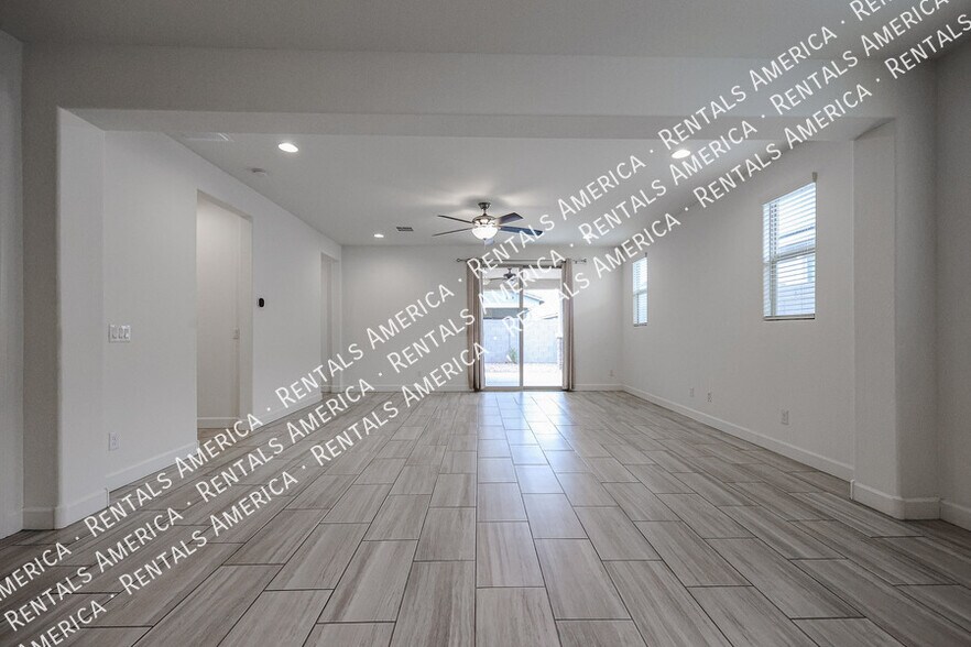 Building Photo - 2732 S Merit