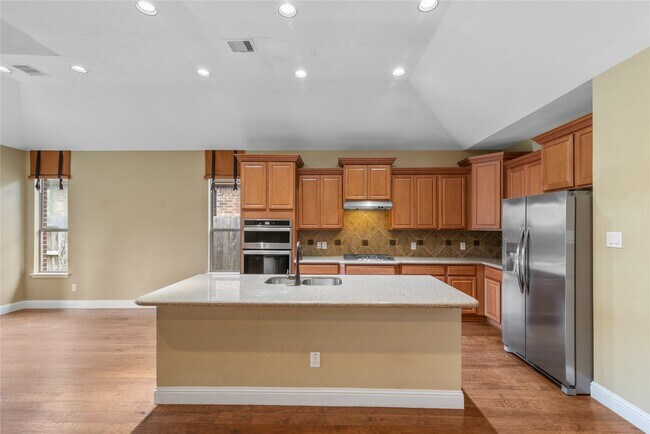 Building Photo - 11119 Hayden Falls Dr