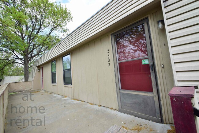 Building Photo - 6601 S Zunis Ave