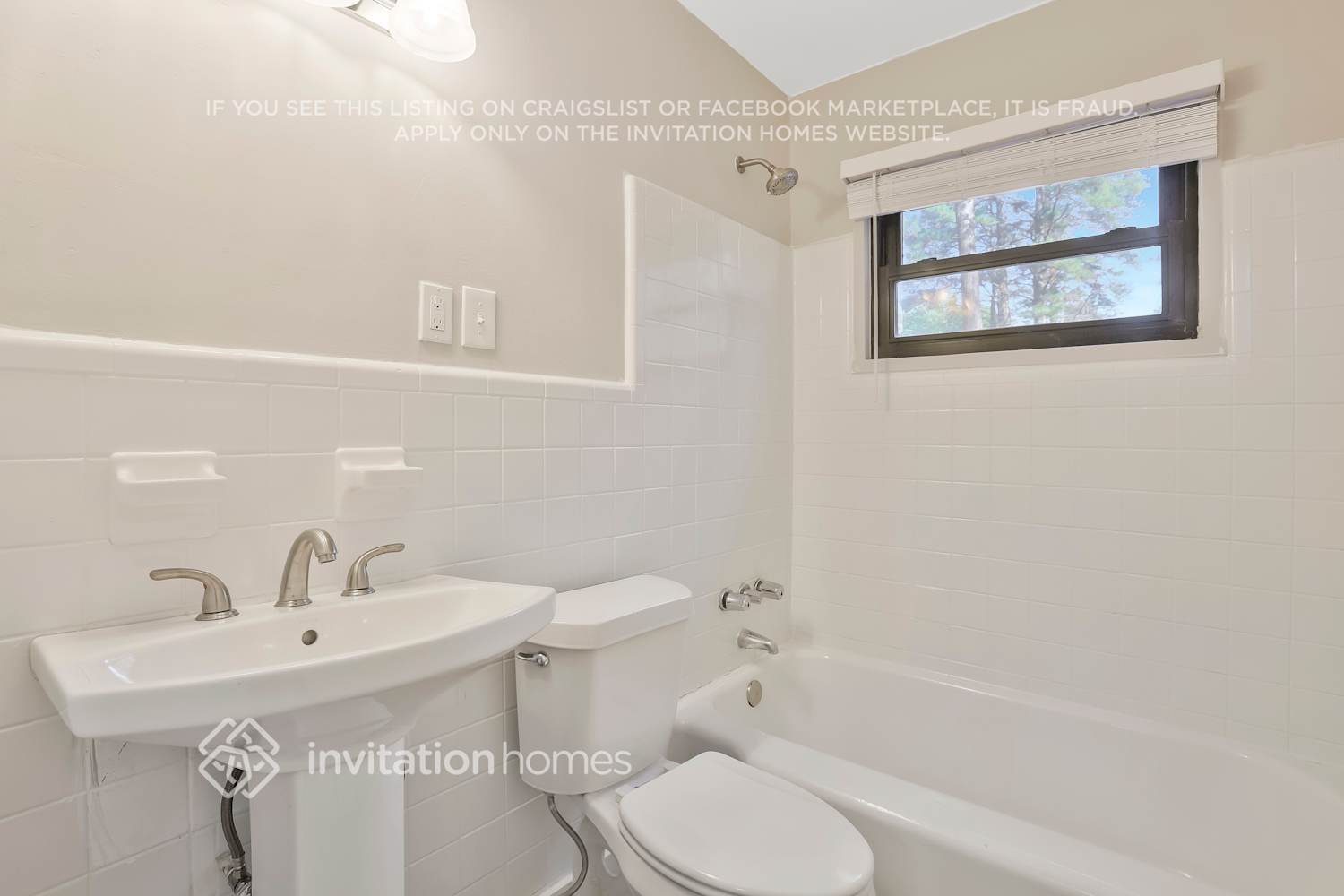 Building Photo - 2610 Harmony Way